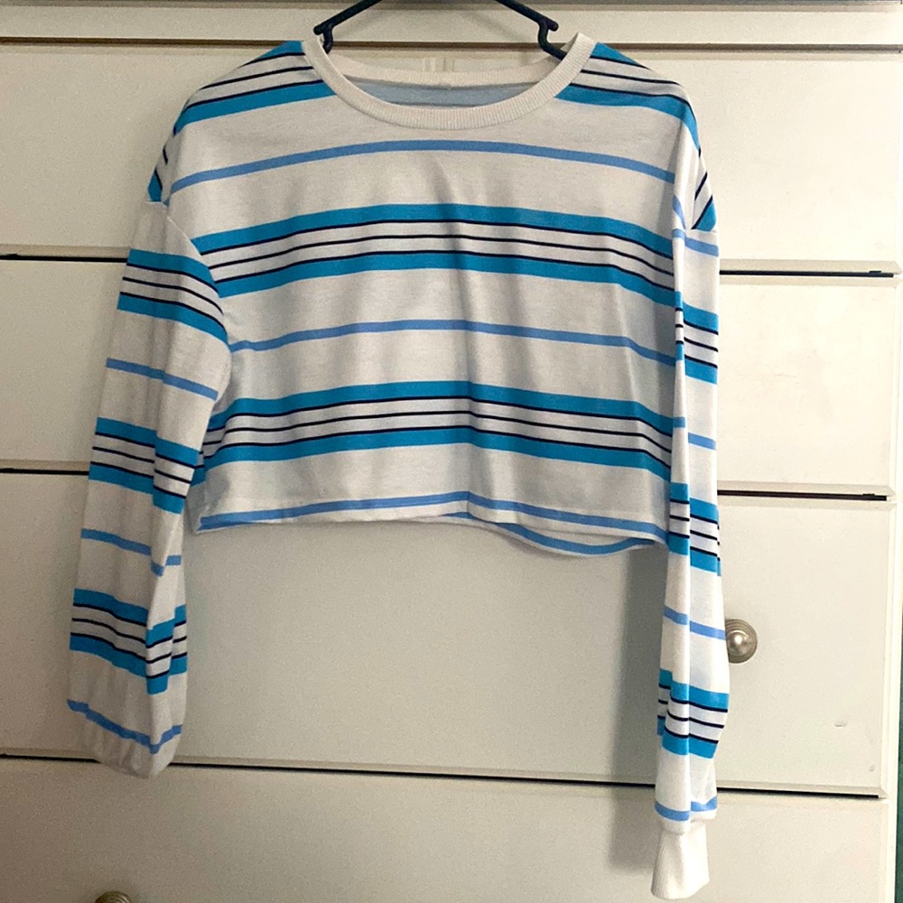 long sleeve crop top